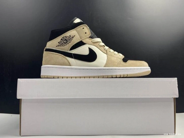 Cheap Jordan Air Orange' 1 -800 'Barely BQ6472 Mid 0822
